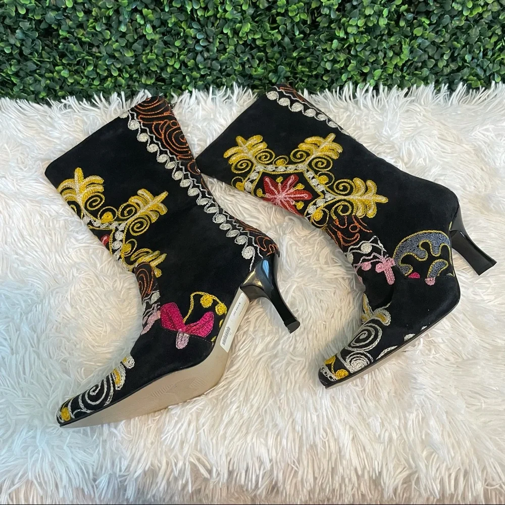 NWT Zeyzani Velvet Hand Embroidered Mid Calf Boots Size 9 - Picture 6 of 10